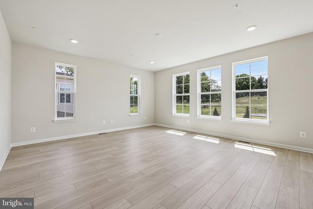 1100 REAGANS RD, Frederick, MD 21702