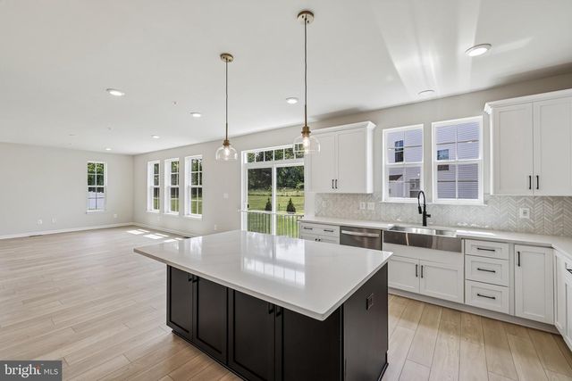 1100 REAGANS RD, Frederick, MD 21702