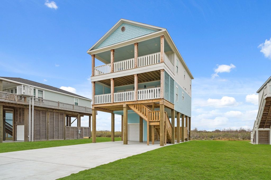 4411 Ranger Drive, Crystal Beach, TX 77650