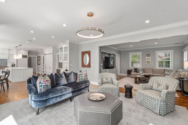 93 Beethoven Ave, Newton, MA 02468