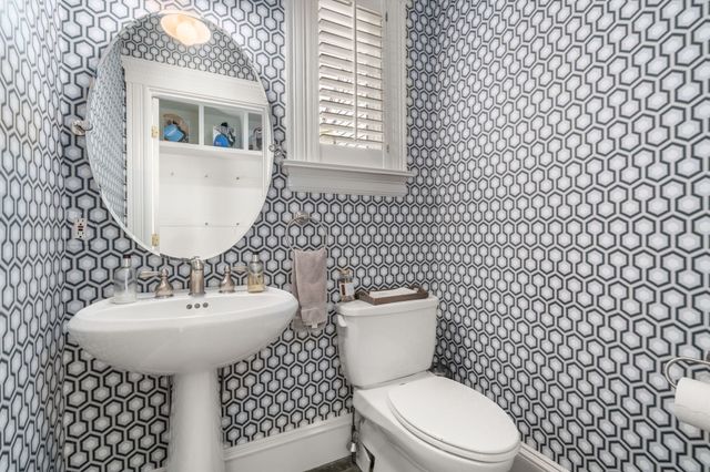 93 Beethoven Ave, Newton, MA 02468