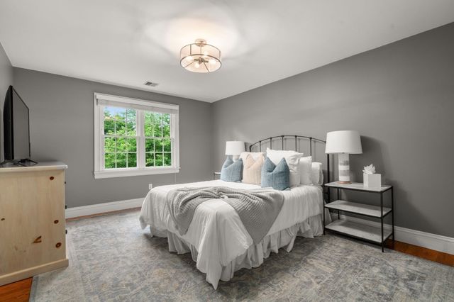 93 Beethoven Ave, Newton, MA 02468