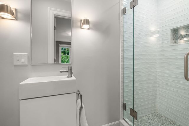 93 Beethoven Ave, Newton, MA 02468