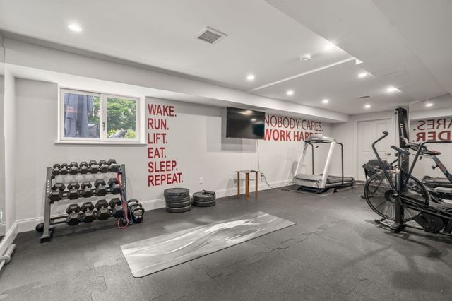 93 Beethoven Ave, Newton, MA 02468