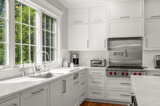 93 Beethoven Ave, Newton, MA 02468