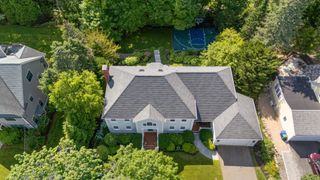 93 Beethoven Ave, Newton, MA 02468