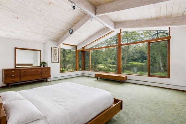 58 Solomon Pierce Rd, Lexington, MA 02420