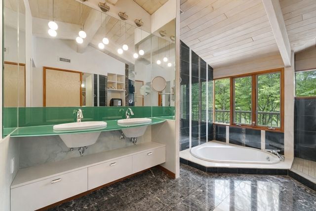 58 Solomon Pierce Rd, Lexington, MA 02420