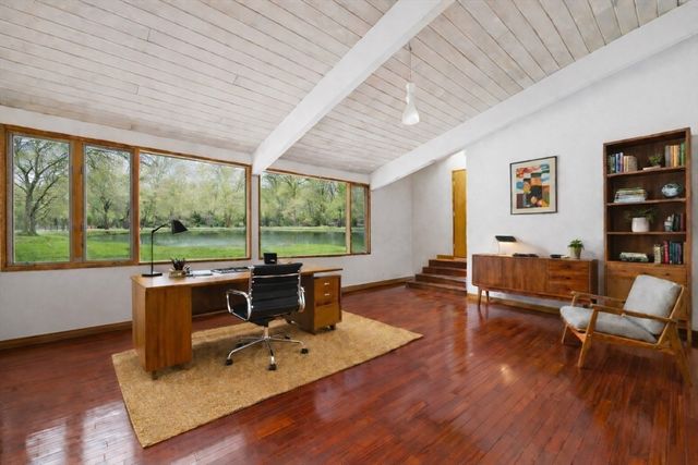 58 Solomon Pierce Rd, Lexington, MA 02420