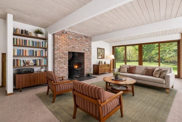 58 Solomon Pierce Rd, Lexington, MA 02420