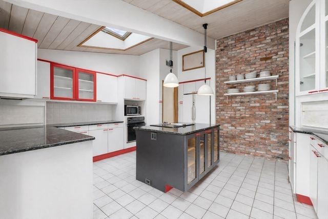 58 Solomon Pierce Rd, Lexington, MA 02420