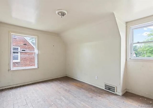 12641 Kelly Road, Detroit, MI 48224