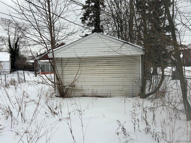 12641 Kelly Road, Detroit, MI 48224