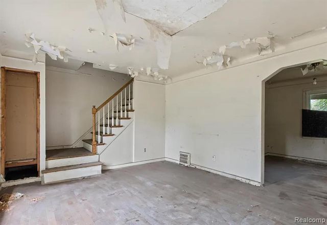 12641 Kelly Road, Detroit, MI 48224