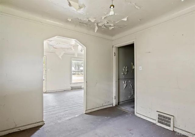 12641 Kelly Road, Detroit, MI 48224