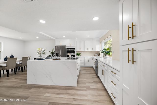 1811 TWELVE OAKS Lane N, Neptune Beach, FL 32266