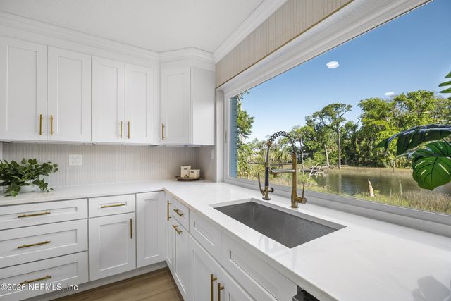 1811 TWELVE OAKS Lane N, Neptune Beach, FL 32266