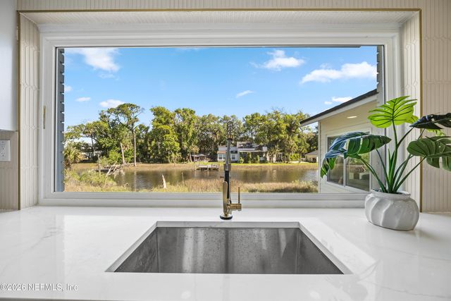 1811 TWELVE OAKS Lane N, Neptune Beach, FL 32266