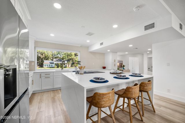 1811 TWELVE OAKS Lane N, Neptune Beach, FL 32266