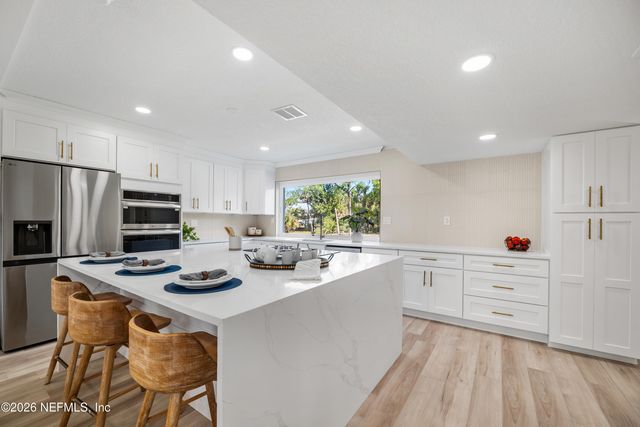 1811 TWELVE OAKS Lane N, Neptune Beach, FL 32266