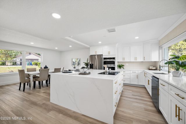 1811 TWELVE OAKS Lane N, Neptune Beach, FL 32266