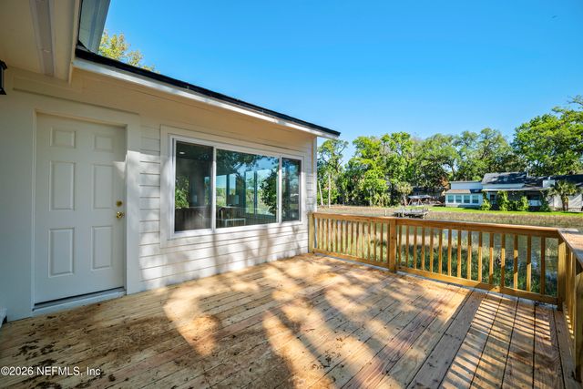 1811 TWELVE OAKS Lane N, Neptune Beach, FL 32266