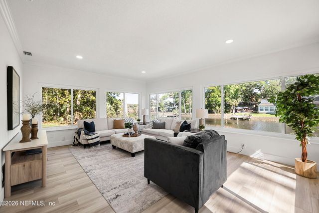 1811 TWELVE OAKS Lane N, Neptune Beach, FL 32266