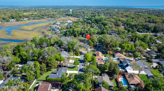 1811 TWELVE OAKS Lane N, Neptune Beach, FL 32266