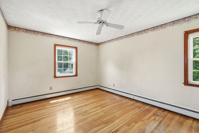 18 Livesey Rd, Quincy, MA 02171