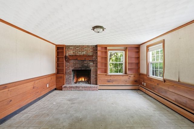 18 Livesey Rd, Quincy, MA 02171