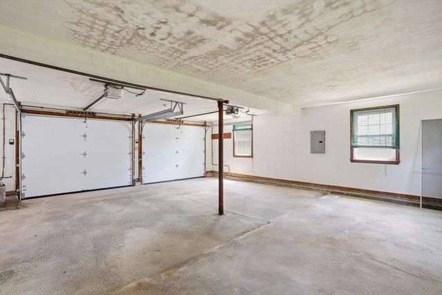 18 Livesey Rd, Quincy, MA 02171