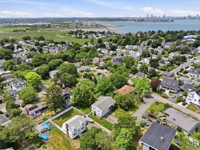 18 Livesey Rd, Quincy, MA 02171