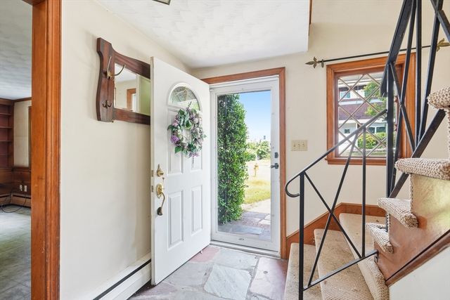 18 Livesey Rd, Quincy, MA 02171