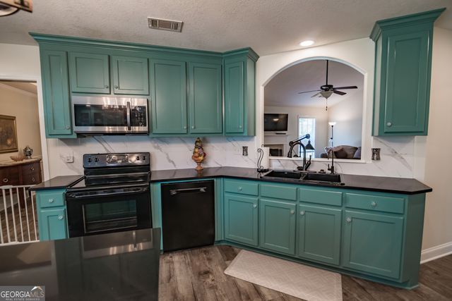 535 Embassy Walk, Winder, GA 30680