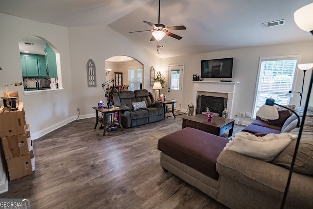 535 Embassy Walk, Winder, GA 30680