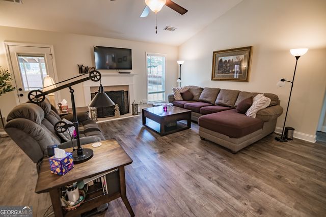 535 Embassy Walk, Winder, GA 30680