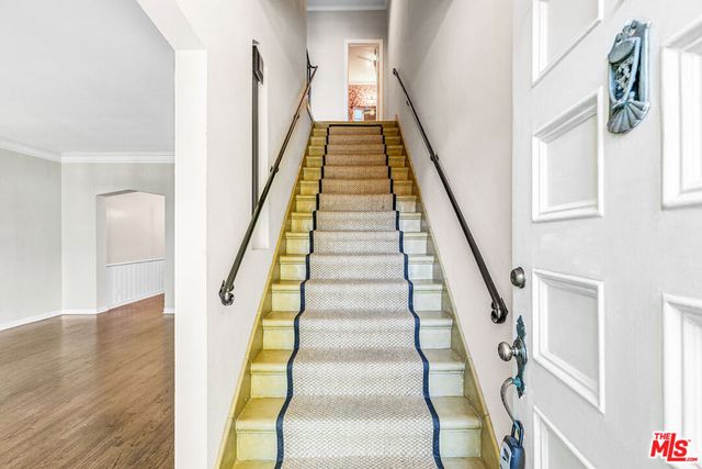 6053 Scenic Avenue, Los Angeles, CA 90068