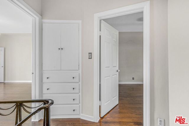 6053 Scenic Avenue, Los Angeles, CA 90068