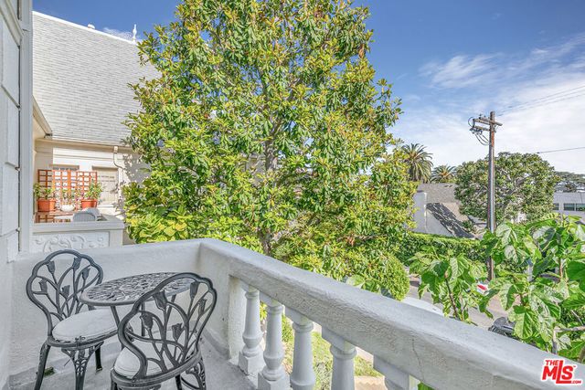 6053 Scenic Avenue, Los Angeles, CA 90068