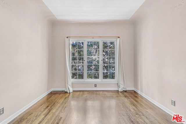 6053 Scenic Avenue, Los Angeles, CA 90068