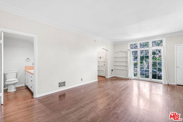 6053 Scenic Avenue, Los Angeles, CA 90068