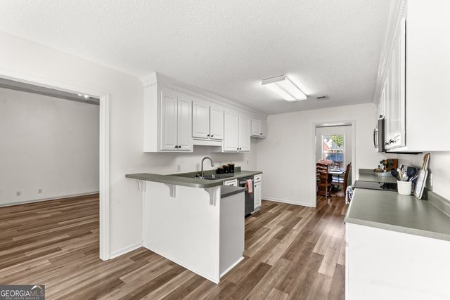 305 Thornwood Drive, Bonaire, GA 31005