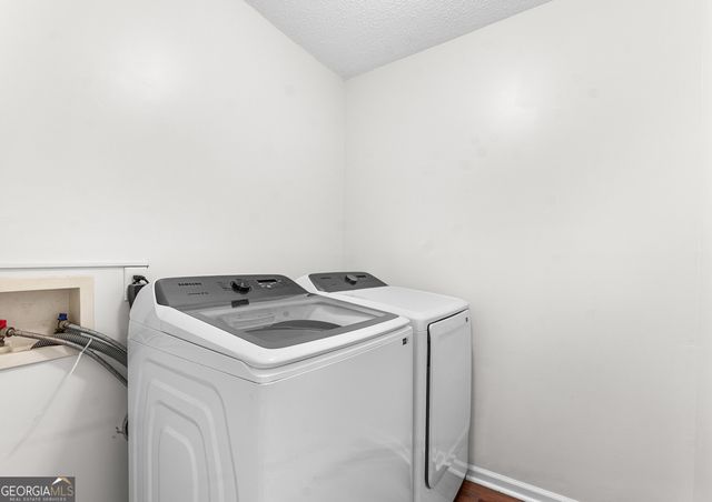 305 Thornwood Drive, Bonaire, GA 31005