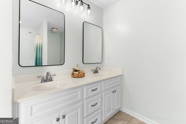 305 Thornwood Drive, Bonaire, GA 31005