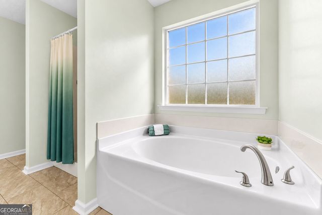 305 Thornwood Drive, Bonaire, GA 31005