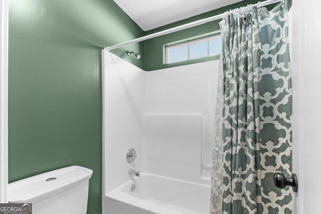305 Thornwood Drive, Bonaire, GA 31005