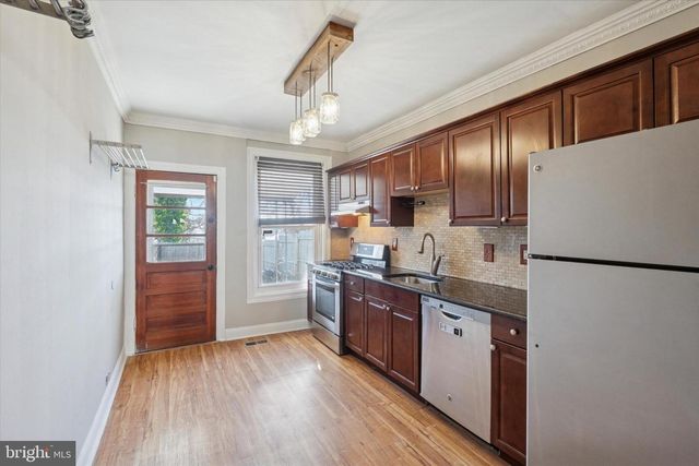 147 FOUNTAIN ST, Philadelphia, PA 19127