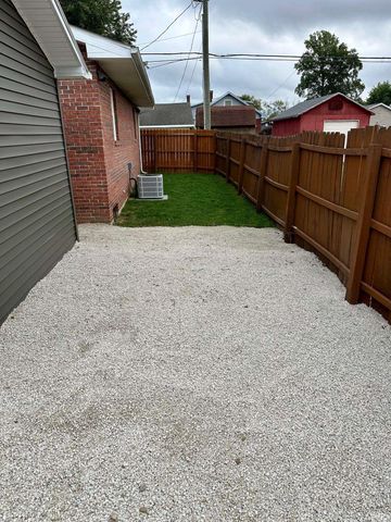 403 E Illinois Street, Princeton, IN 47670