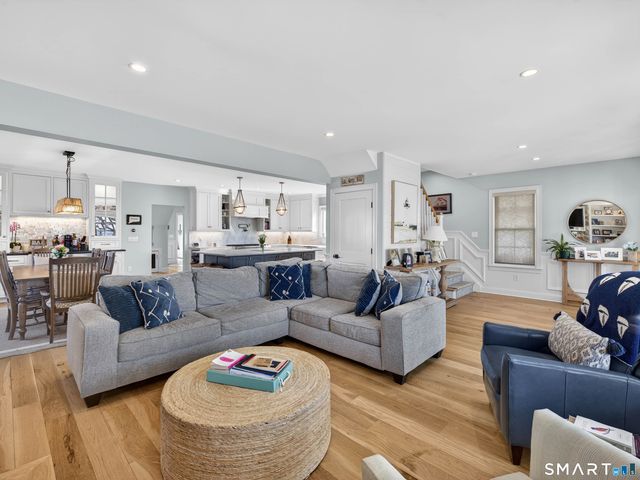 22 Park Drive, Waterford, CT 06385