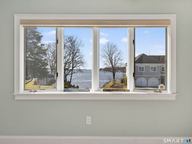 22 Park Drive, Waterford, CT 06385